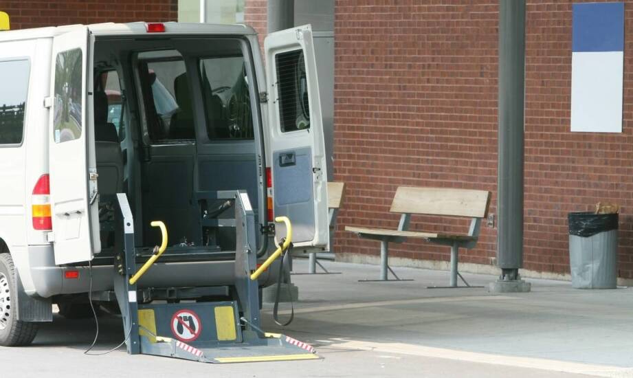 Znaczenie medycznego transportu w Strzelinie dla starszych osób i niepełnosprawnych