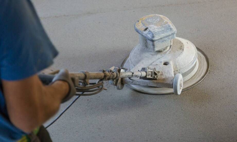 Znaczenie precyzyjnego szlifowania w procesie przygotowania betonowych powierzchni do malowania