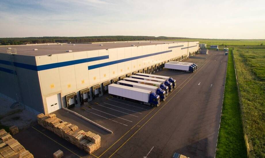 Jakie są korzyści z integracji transportowych i magazynowych usług?