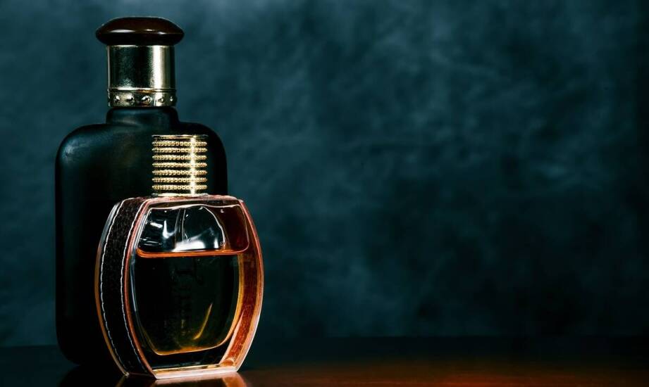 Black Opium Ambra – doskonały wybór do długich podróży