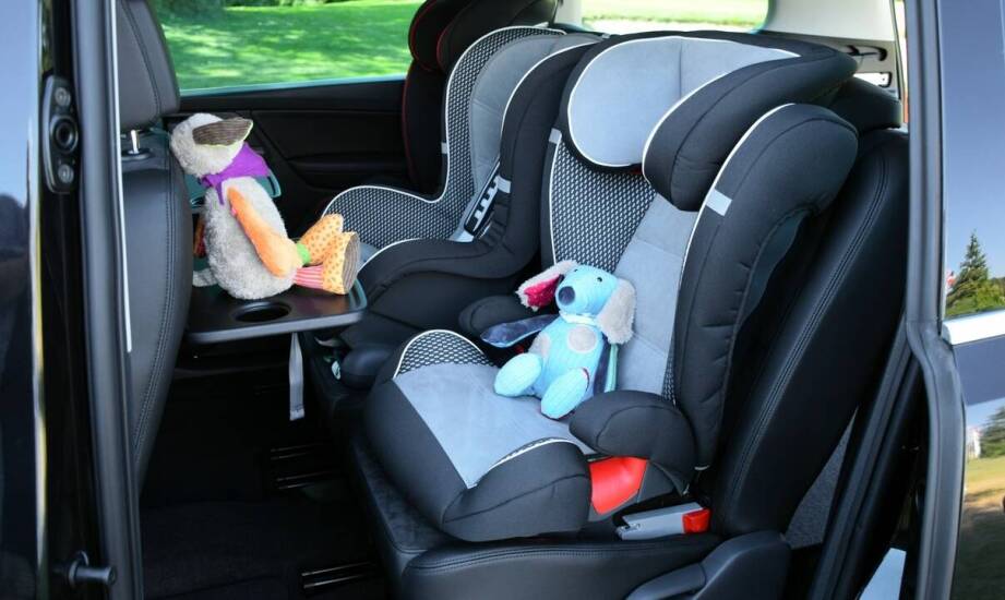 Najlepsze akcesoria samochodowe dla podróżujących z dziećmi