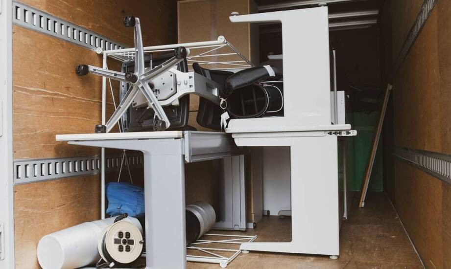 Jakie akcesoria zwiększają funkcjonalność transportowych stołów?