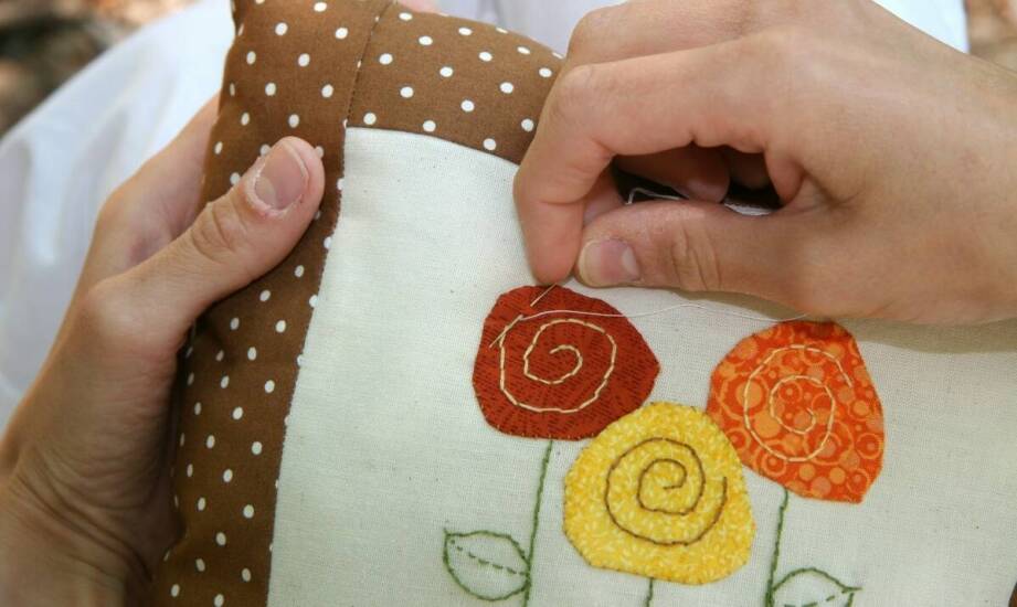 Aplikacje do przyszycia jako sposób na personalizację torebek