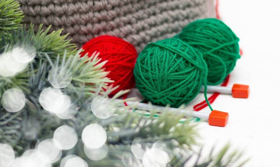 Jakie włóczki wybrać do projektów, które mają być świątecznymi prezentami?