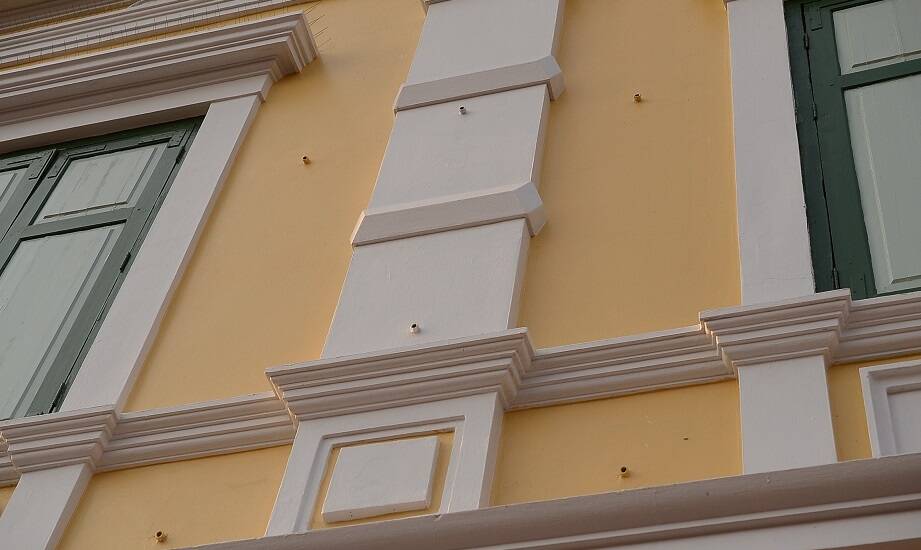 Jak listwy do boniowania mogą wzbogacić wygląd budynku?