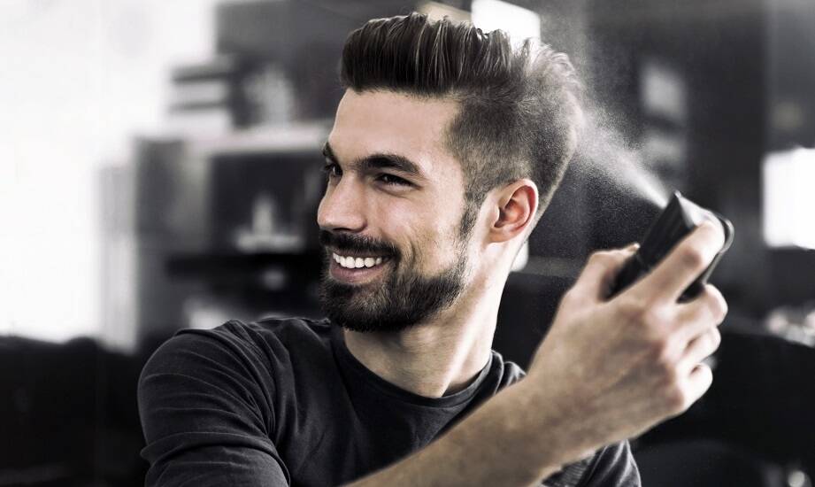 Męskie kosmetyki do włosów – jak wpływają na zdrowie głowy skóry?