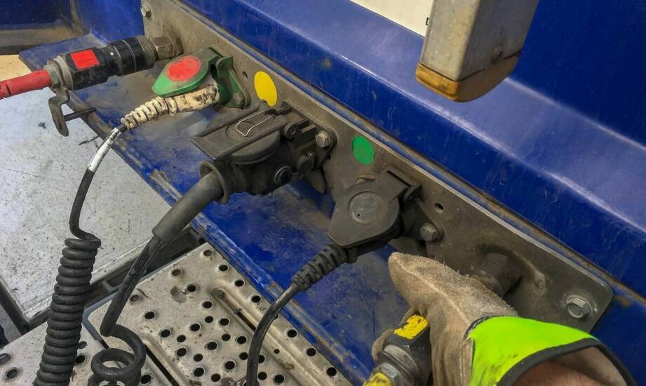 Najważniejsze cechy siłowych gniazd, które warto uwzględnić przy zakupie