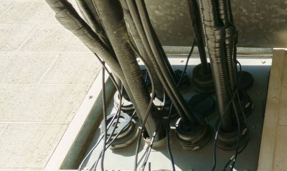 Zastosowanie ciężkich zewnętrznych korytek w trudnych warunkach środowiskowych