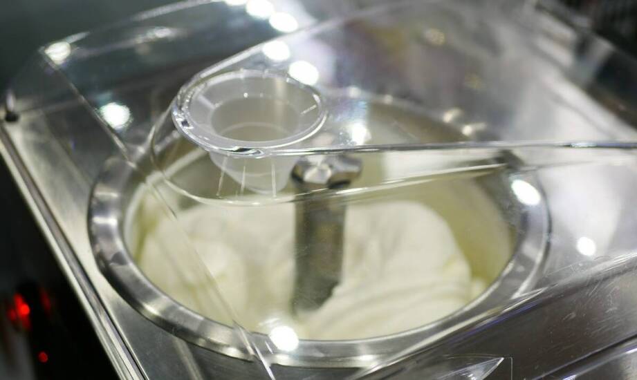 Innowacyjne funkcje tradycyjnych maszyn do lodów dla nowoczesnej gastronomii