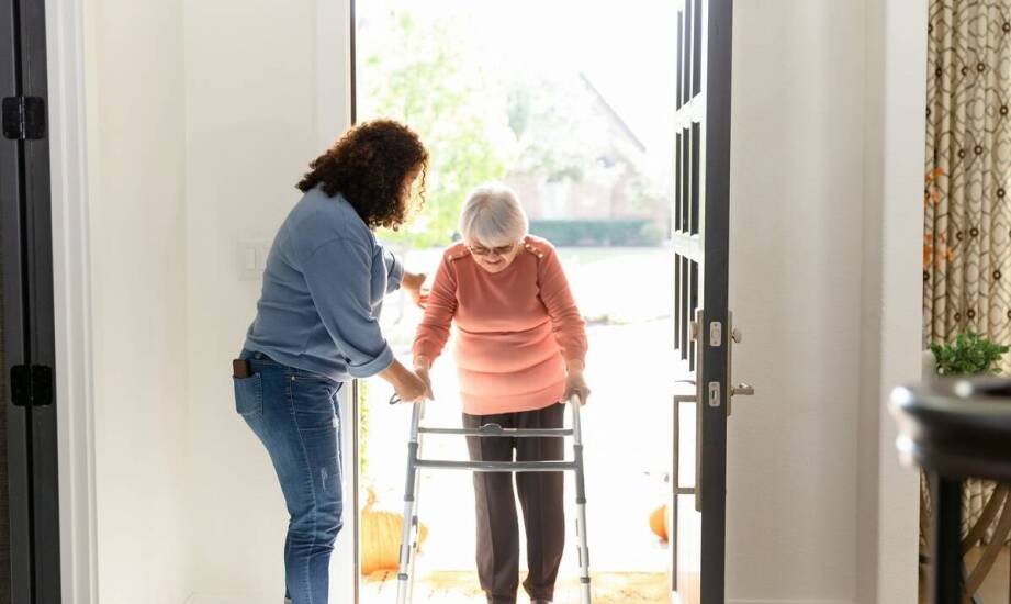 Jak architekci w Krakowie adaptują wnętrza do potrzeb osób starszych?