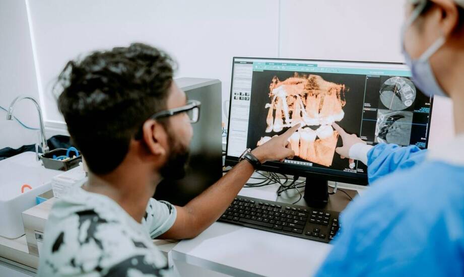 Technologiczne wsparcie metamorfozy zębów – rola komputerowej tomografii