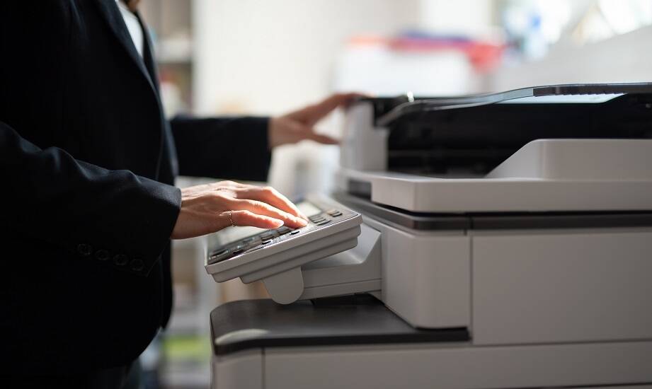 Wpływ wynajmu drukarek na zarządzanie kosztami w firmie