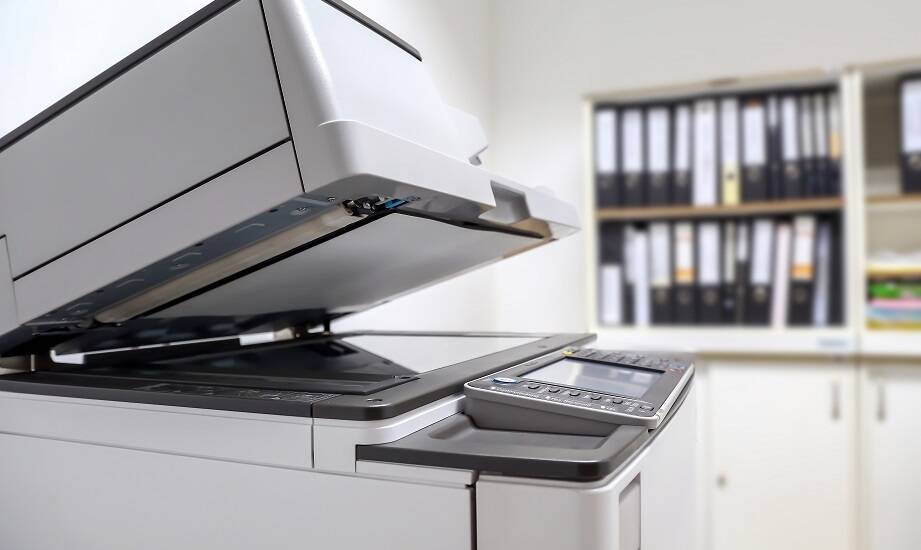 Wybór odpowiedniego sprzętu biurowego: drukarki i kserokopiarki do wynajmu