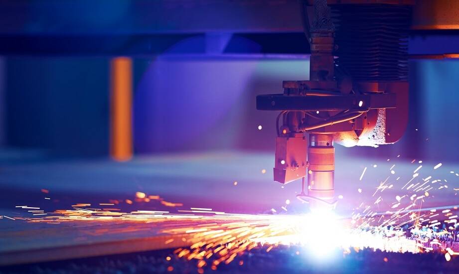 Jak nowoczesne techniki cięcia wpływają na jakość stalowych konstrukcji?