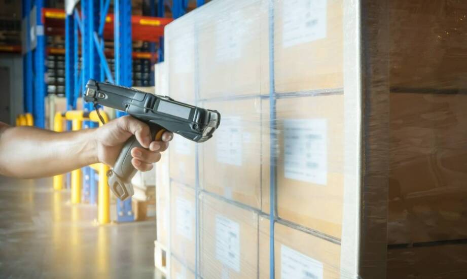 Znaczenie monitorowania stanów magazynowych w logistyce e-commerce