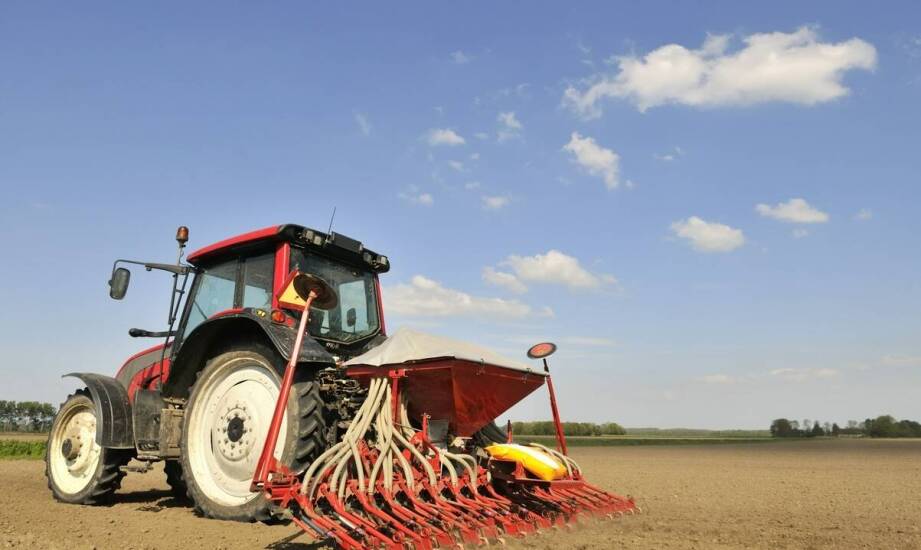 Wynajem maszyn rolniczych – nowoczesne rozwiązania dla małych gospodarstw