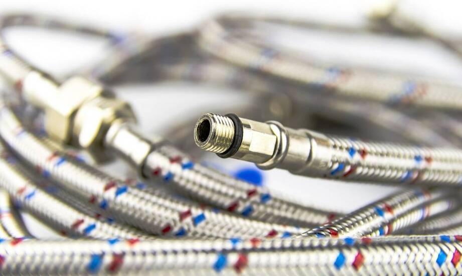 Kluczowe korzyści z zastosowania technicznych węży wysokiej jakości