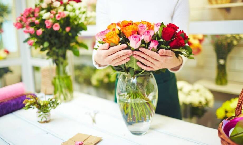 Kwiaty na urodziny i imieniny: propozycje z oferty kwiaciarni