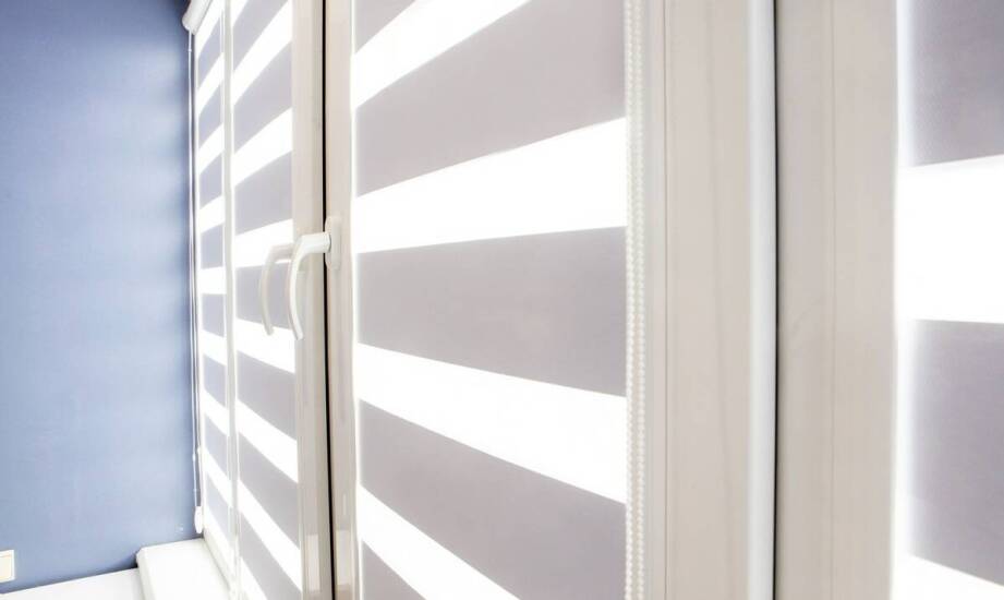 Wybór rzymskich rolet do małych mieszkań – jak optycznie powiększyć przestrzeń?