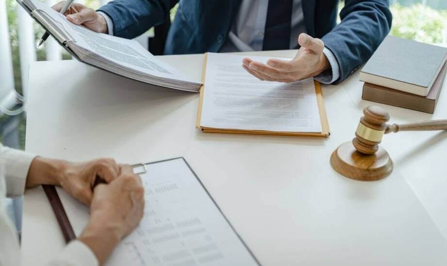 Prawo pracy - jak adwokacka kancelaria może pomóc pracownikom?