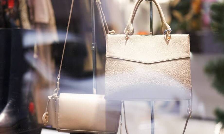 Jak szare torebki mogą wpłynąć na postrzeganie marki u klientów?