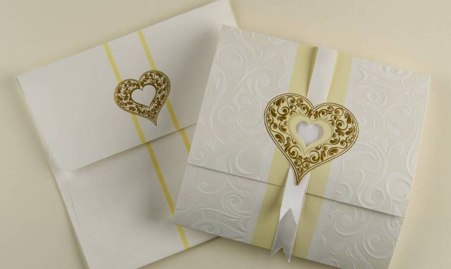 Filigranowe ślubne zaproszenia: subtelność i delikatność w jednym