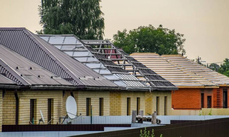 Wpływ lokalnych warunków atmosferycznych na wybór dachowego pokrycia