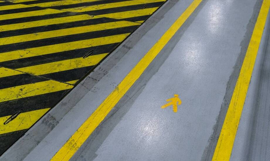 Trwałość i bezpieczeństwo podłóg winylowych w przestrzeniach publicznych