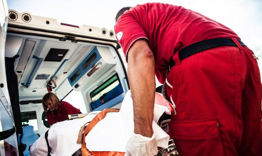 Jak zorganizować transport sanitarny dla pacjentów po operacjach?