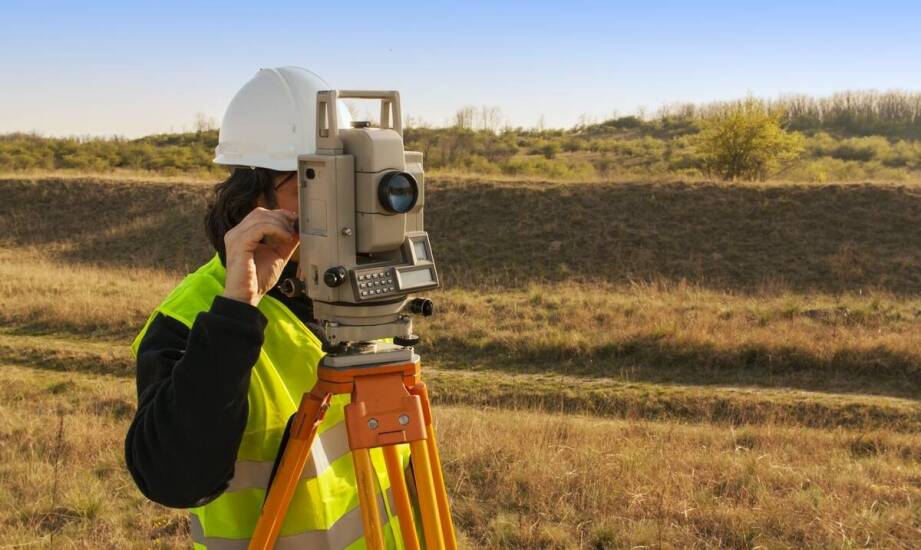 Ustalanie granic działek – jakie znaczenie ma współpraca z geodetą?