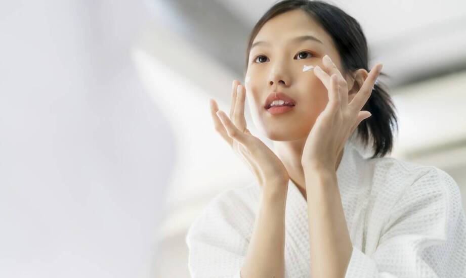 Dojrzała skóra: jak unikać typowych błędów w pielęgnacji?