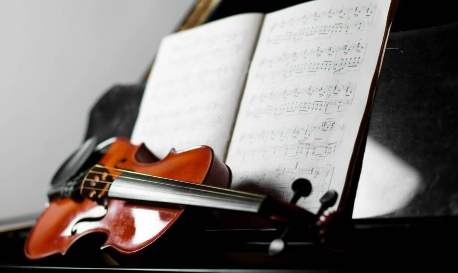 Muzyka pogrzebowa na skrzypce – klasyczne wzruszające utwory