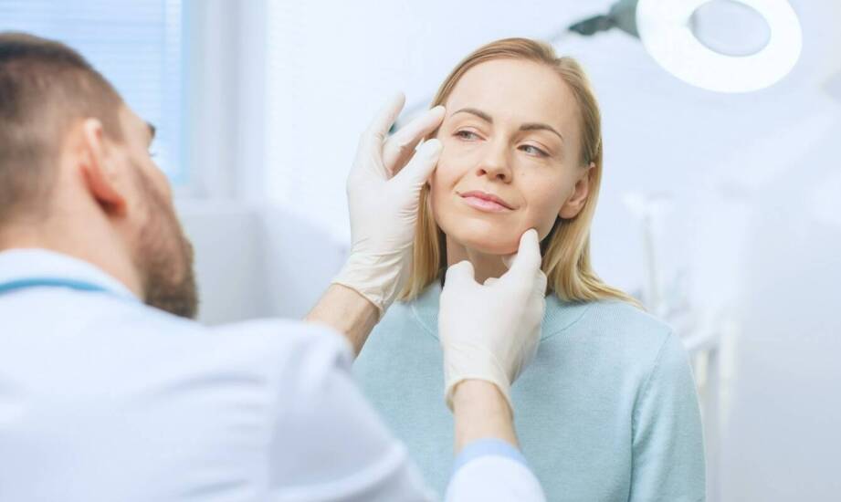 Pielęgnacja twarzy: znaczenie konsultacji dermatologicznej