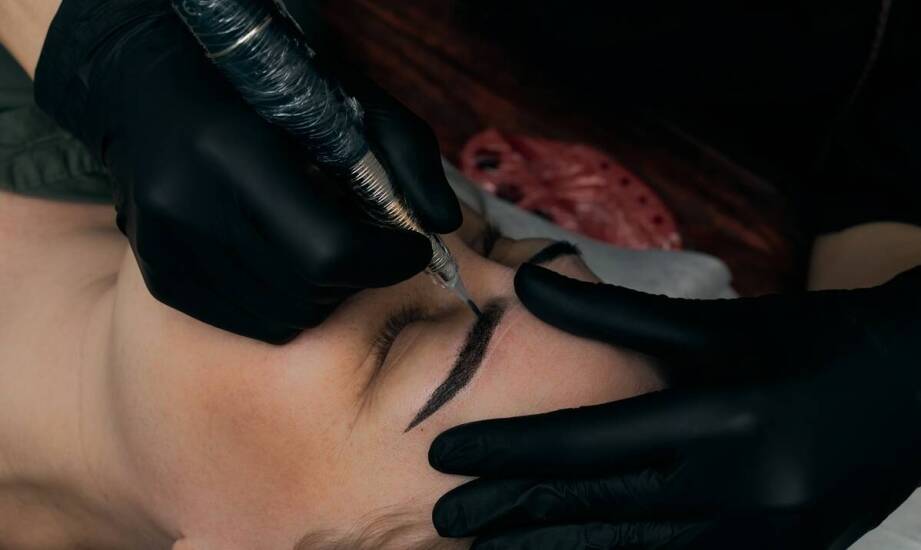 Profesjonalne szkolenia z permanentnego makijażu w centrum szkoleniowym