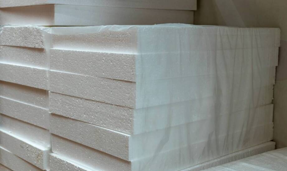 Jakie są różnice między EPS a XPS w izolacji fasad?