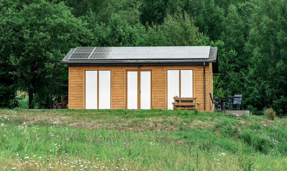 Jakie korzyści płyną z wyboru drewnianego domu o powierzchni do 35 m²?