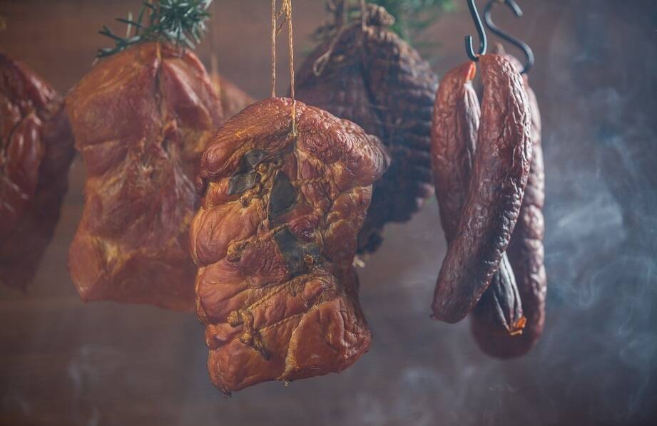 Jak uzyskać idealny aromat wędzenia dzięki elektrycznej wędzarni?