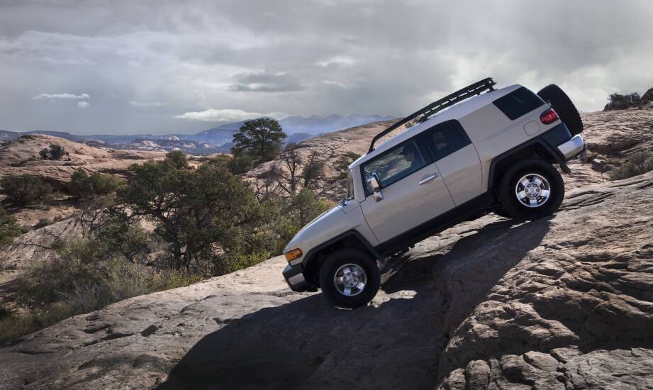 Wpływ zabudowy samochodów na efektywność transportu w terenie.