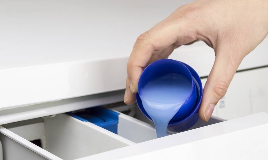 Długotrwałe korzyści z zastosowania płynnych koncentratów do prania w walce ze świerzbowcem.