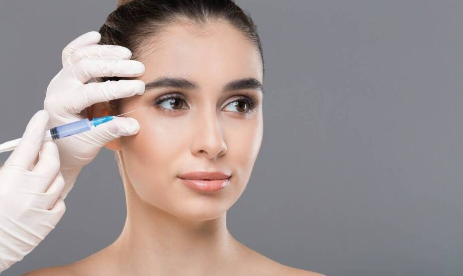 Wypełnianie zmarszczek kwasem hialuronowym – jakie są najczęstsze obawy u pacjentów?