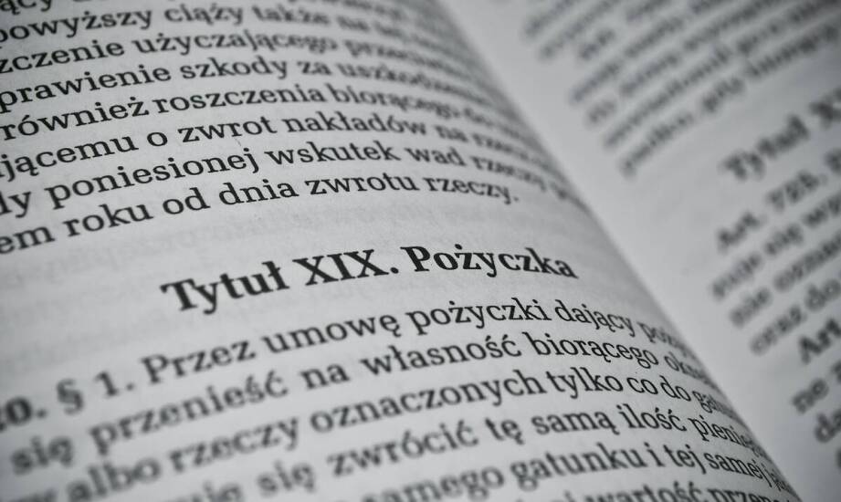 Jak porównać oferty pożyczek pod zastaw w różnych lombardach?