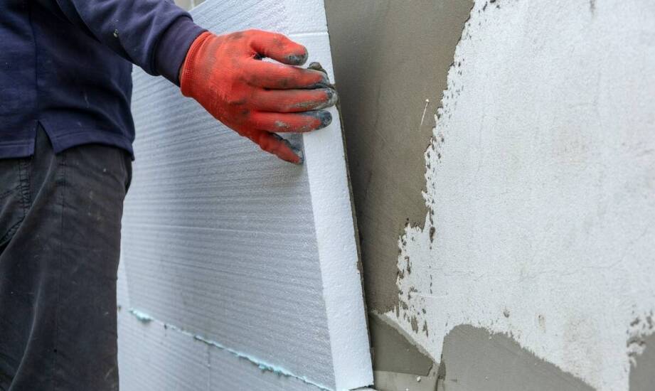 Jak izolacyjne materiały mogą wpłynąć na oszczędność energii w budynkach?