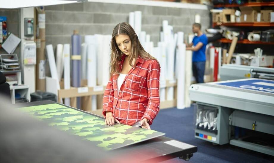 Nowoczesne techniki produkcji reklamowych szyldów