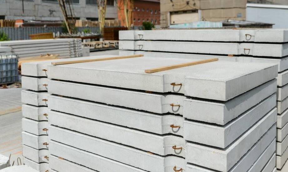 Kosztowa efektywność stosowania prefabrykowanych betonowych balkonów w inwestycjach budowlanych