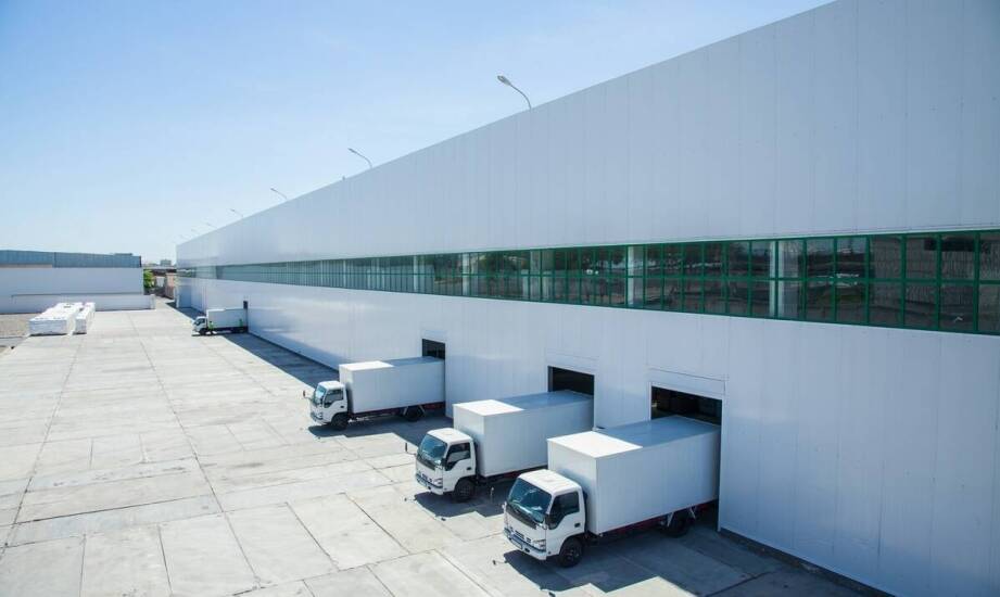 Jakie czynniki wpływają na cenę wynajmu magazynowych hal?