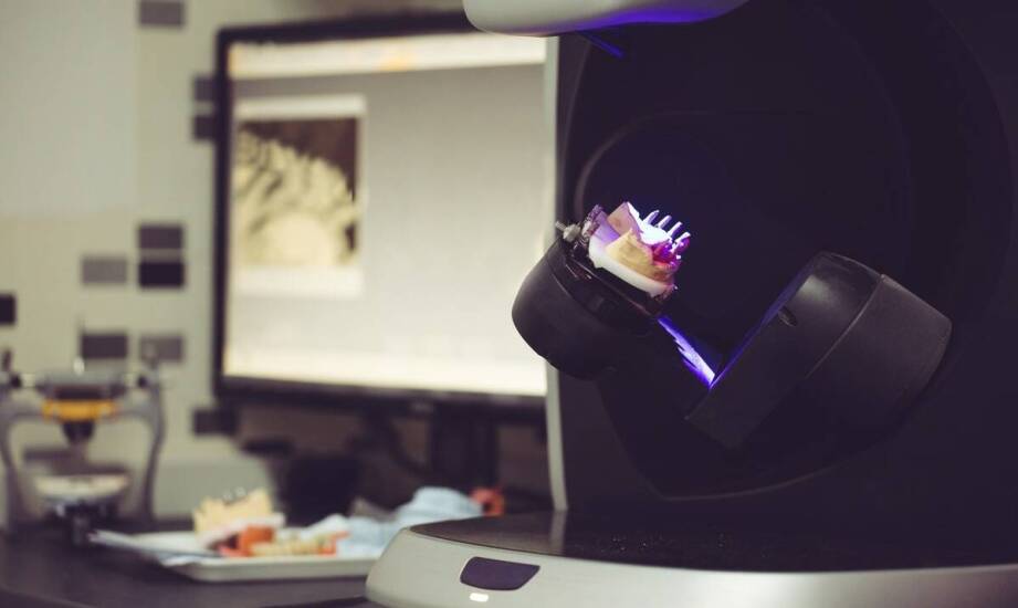 Jakie są zalety cyfrowego projektowania uzupełnień protetycznych?