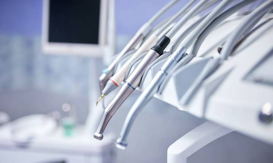 Wężyki do fizjodyspensera - kluczowy element wyposażenia w gabinecie stomatologicznym