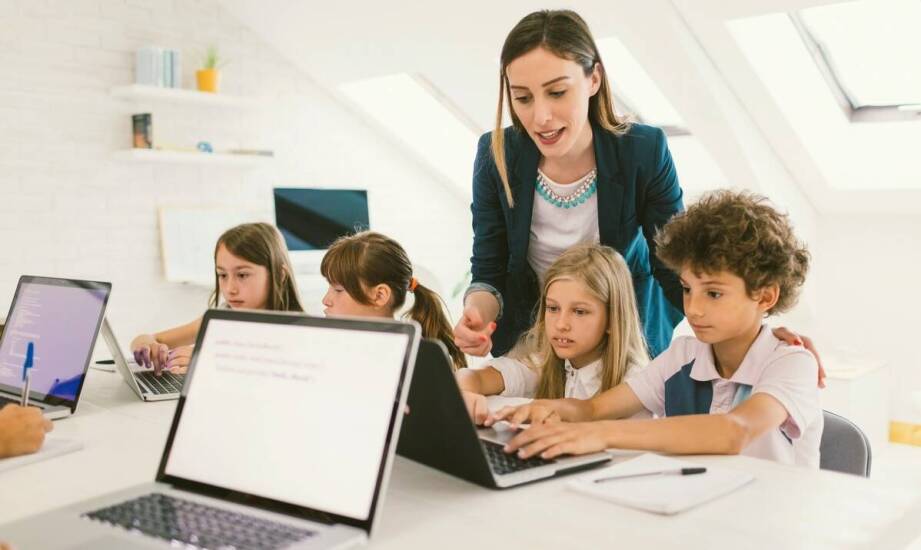 Rola edukacji domowej w szkole podstawowej na Białołęce jako alternatywy dla tradycyjnego nauczania
