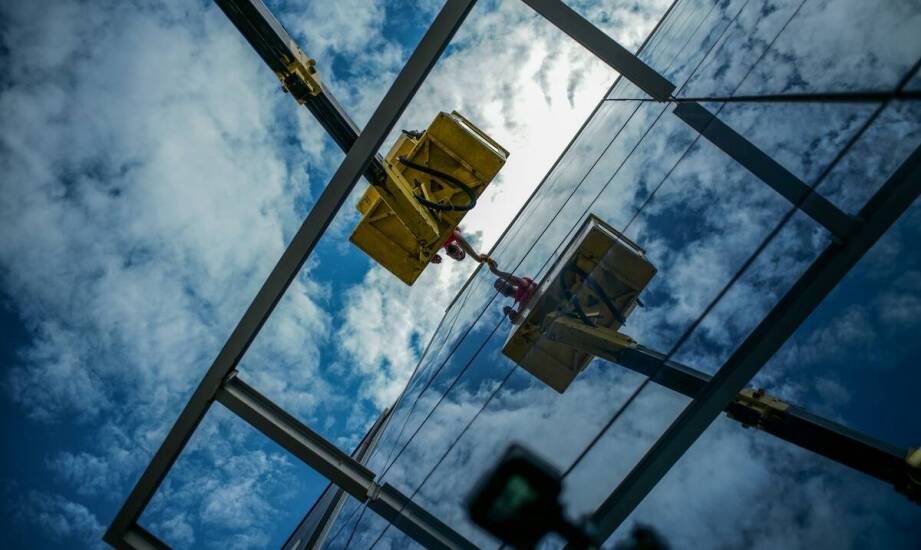 Worin besteht die Fenstermontage in Aluminium-Glas-Fassaden?