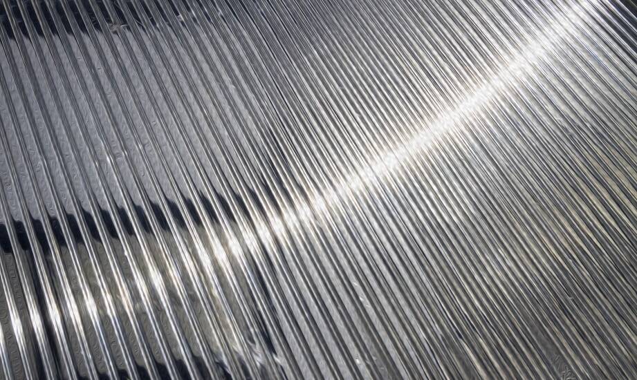 Lity poliwęglan i jego odporność na uderzenia – idealny wybór na dachy